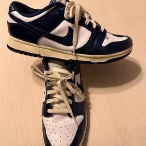 Women’s Navy and White Nike dunks Sneakers size 10.5